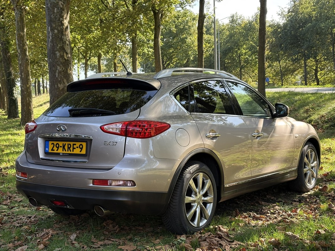 Infiniti FX