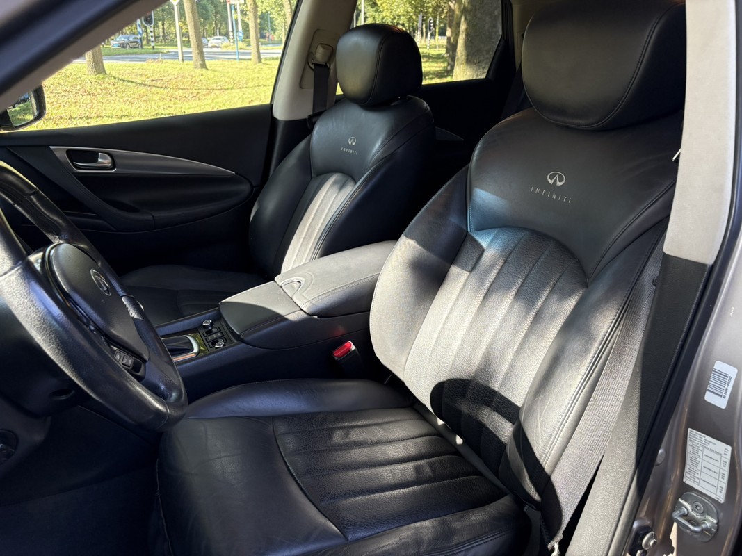 Infiniti FX