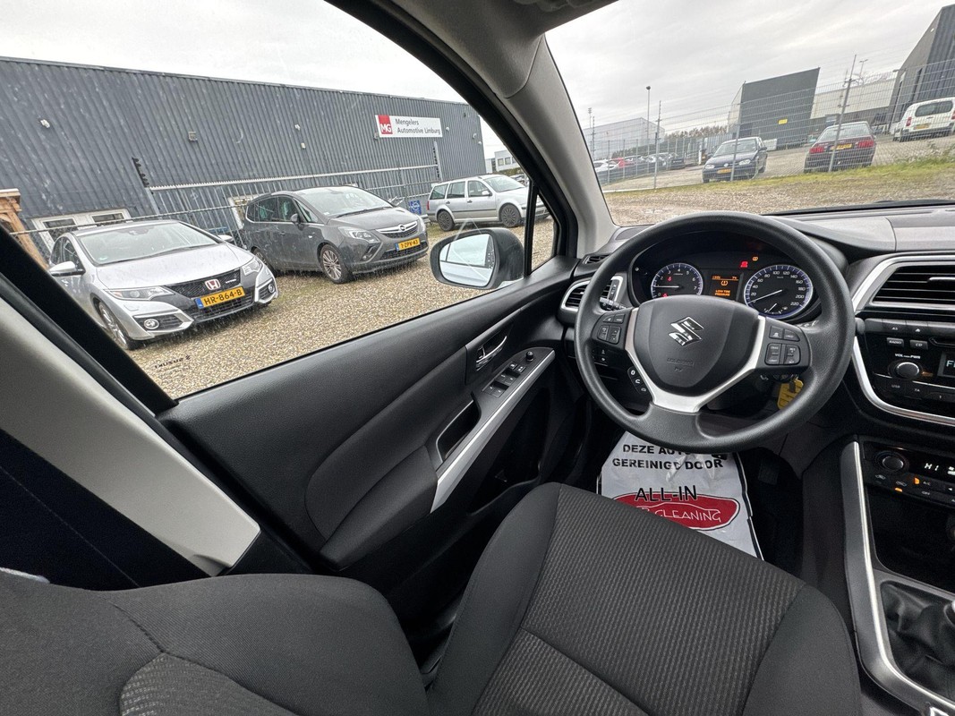 Suzuki S-Cross