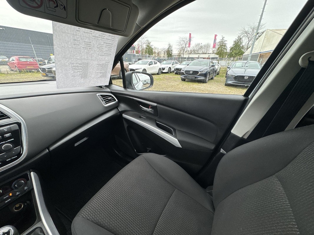 Suzuki S-Cross
