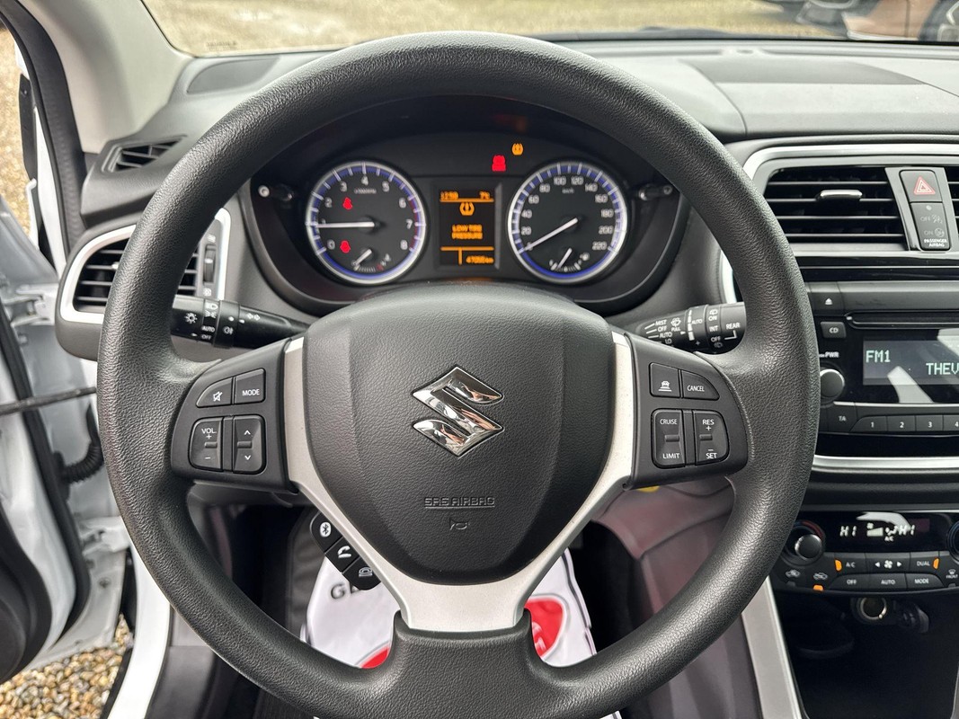 Suzuki S-Cross