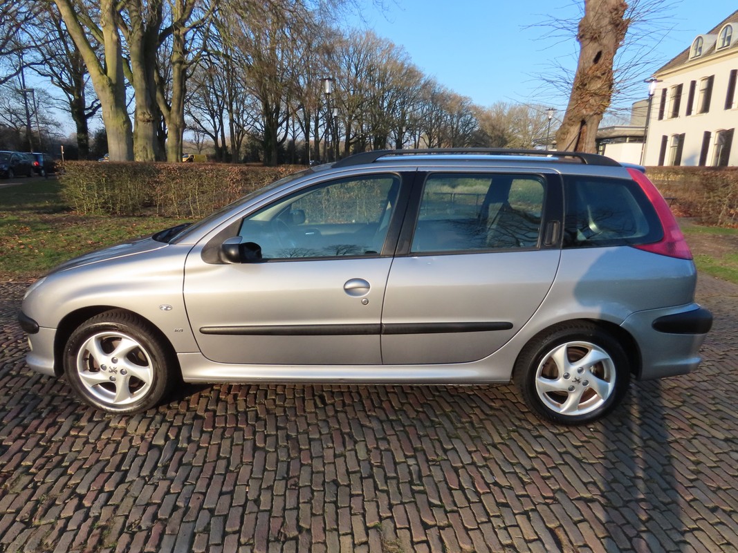 Peugeot 206