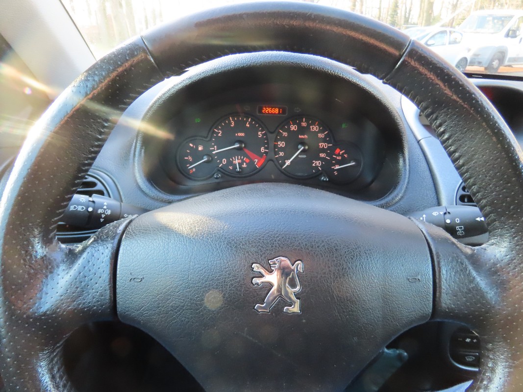 Peugeot 206