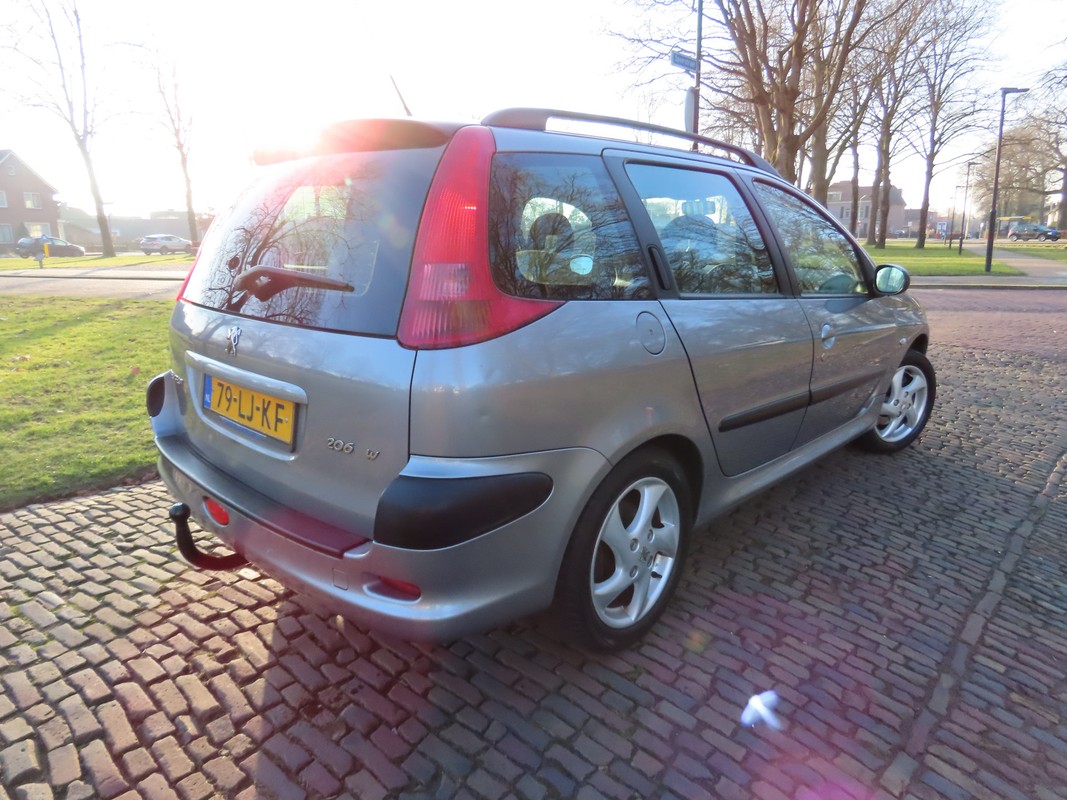 Peugeot 206