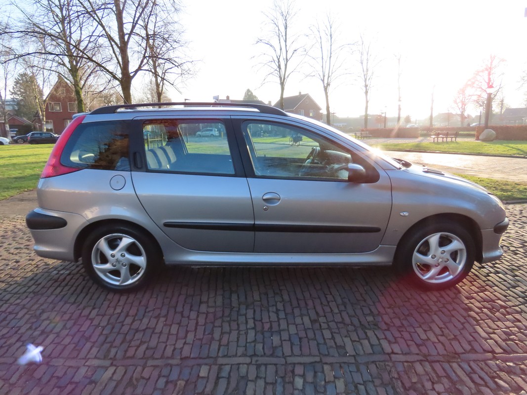 Peugeot 206