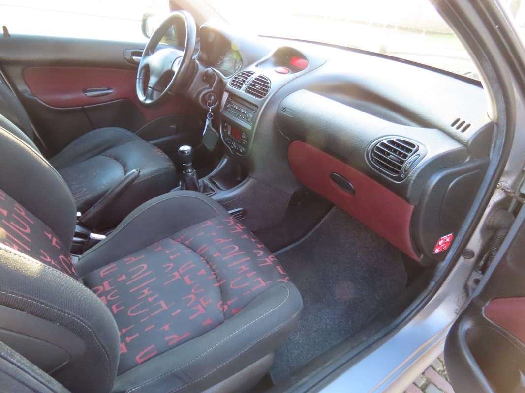 Peugeot 206