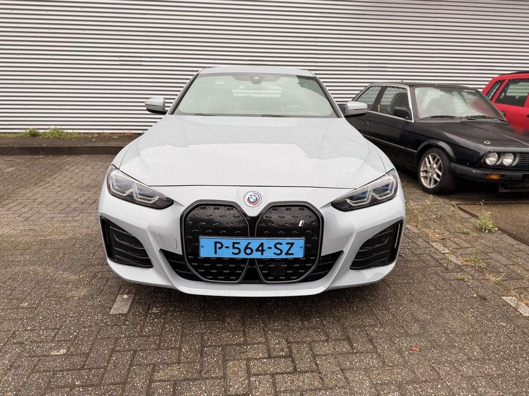 BMW i4
