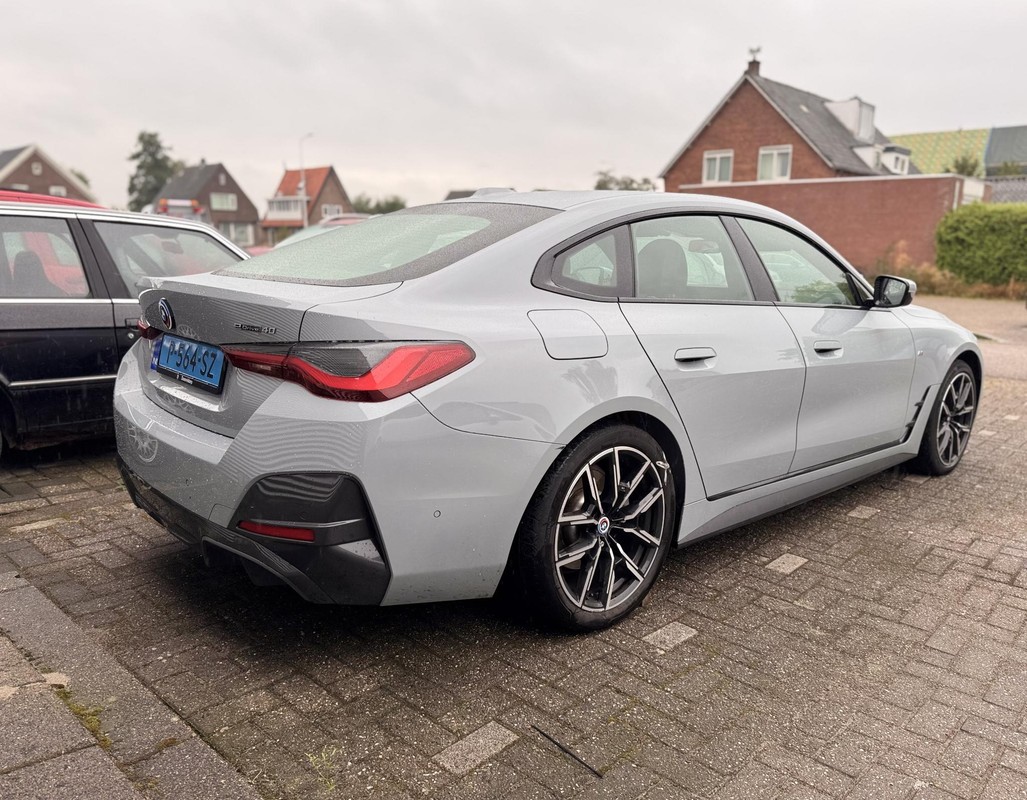 BMW i4