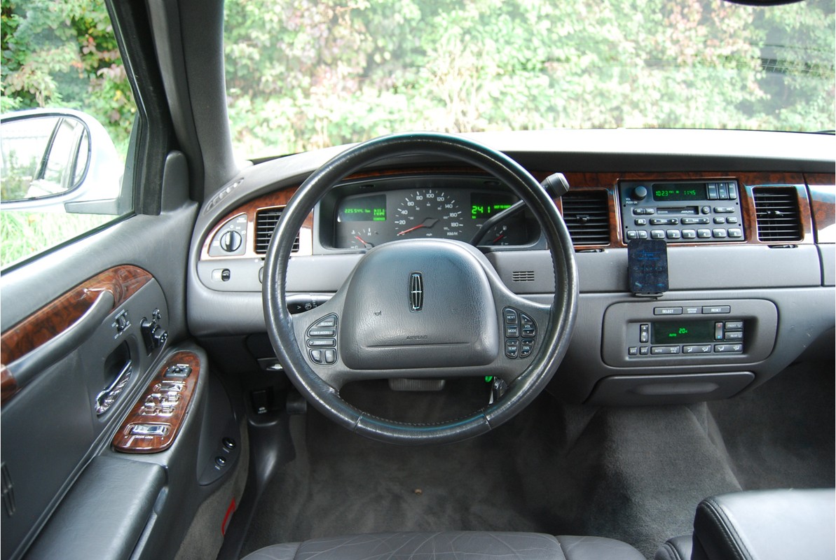 Lincoln Town Car