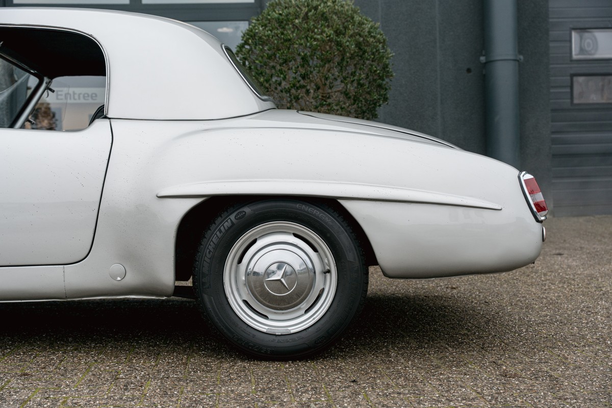 Mercedes-Benz 190