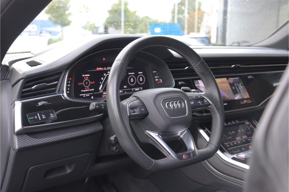 Audi RSQ8