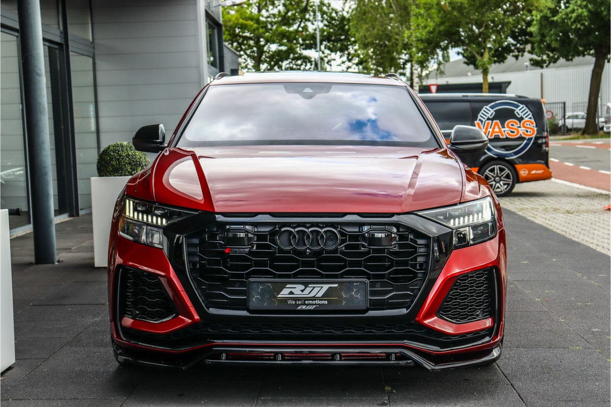 Audi RSQ8
