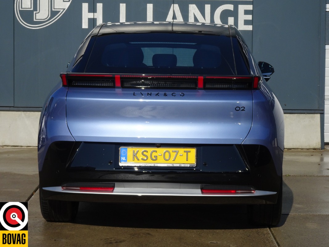 Lynk & Co 02