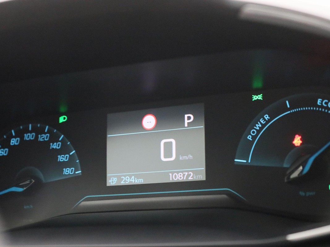Peugeot e-2008