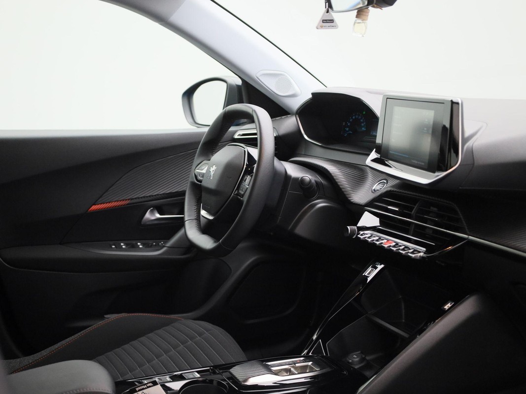 Peugeot e-2008