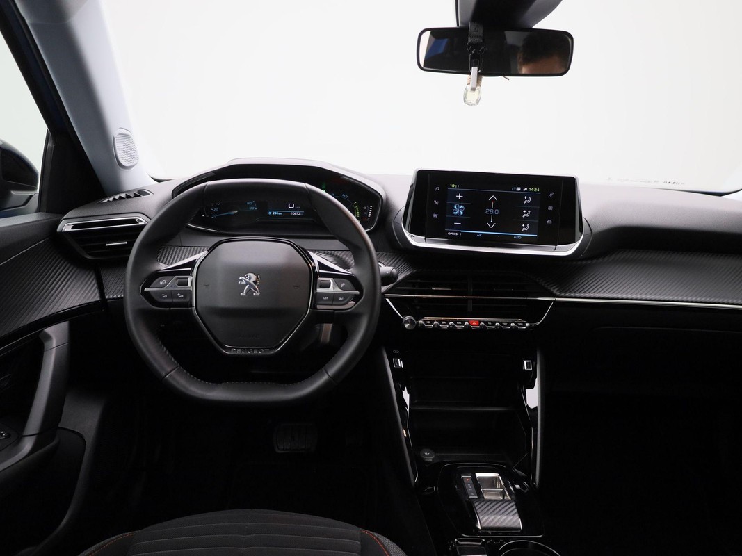 Peugeot e-2008