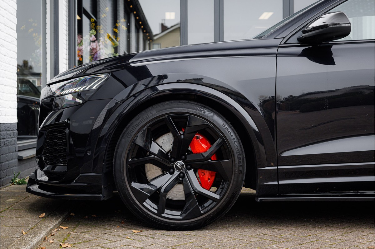 Audi RSQ8