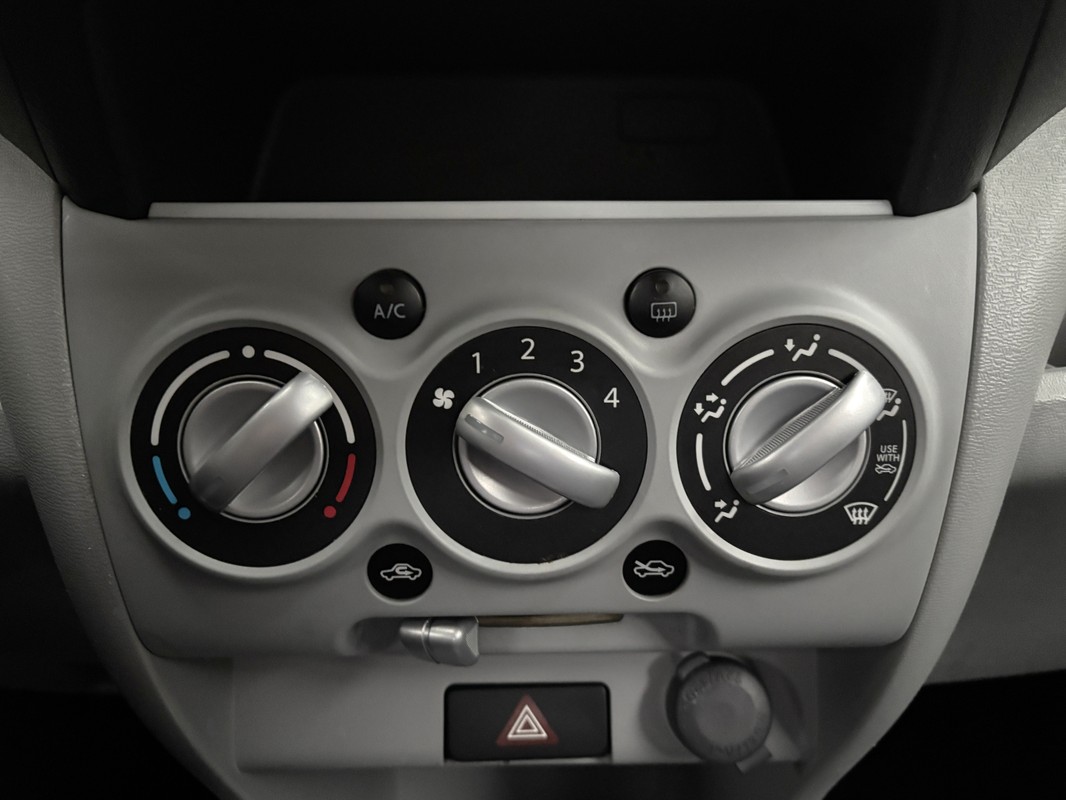 Nissan Pixo