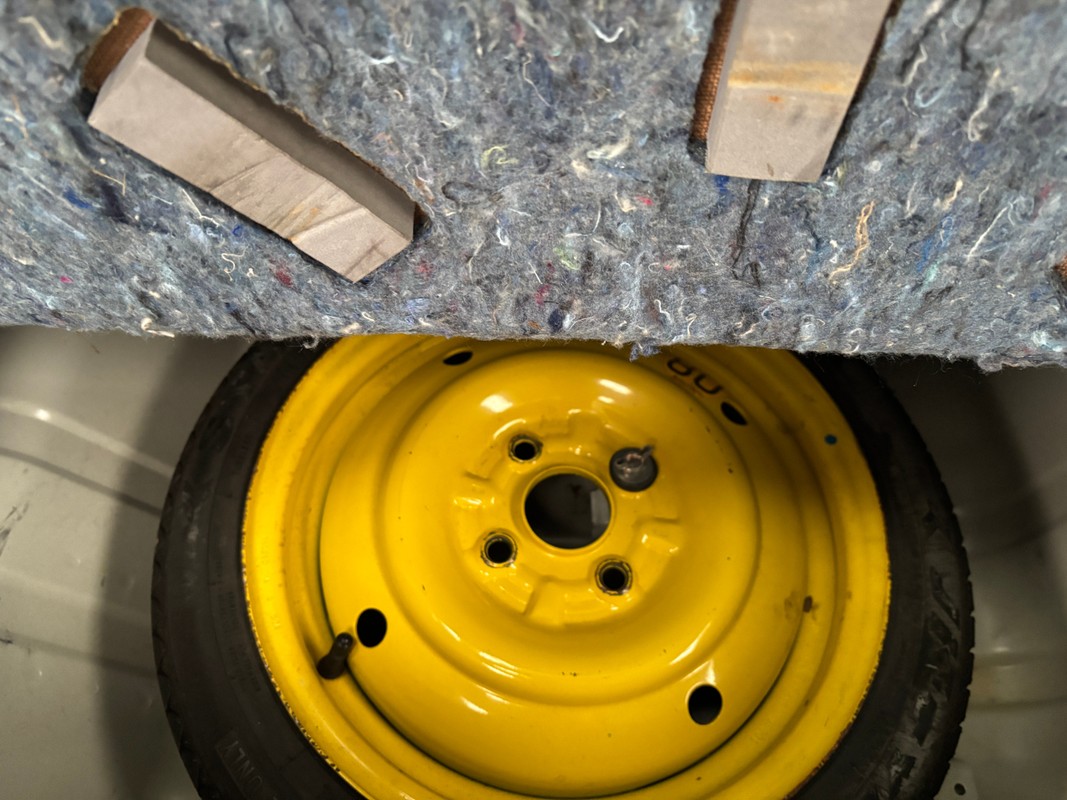 Nissan Pixo
