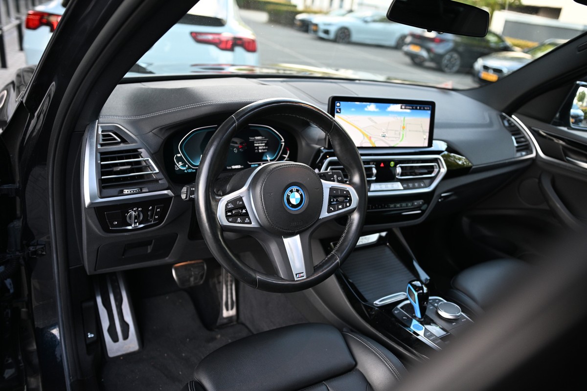 BMW iX3