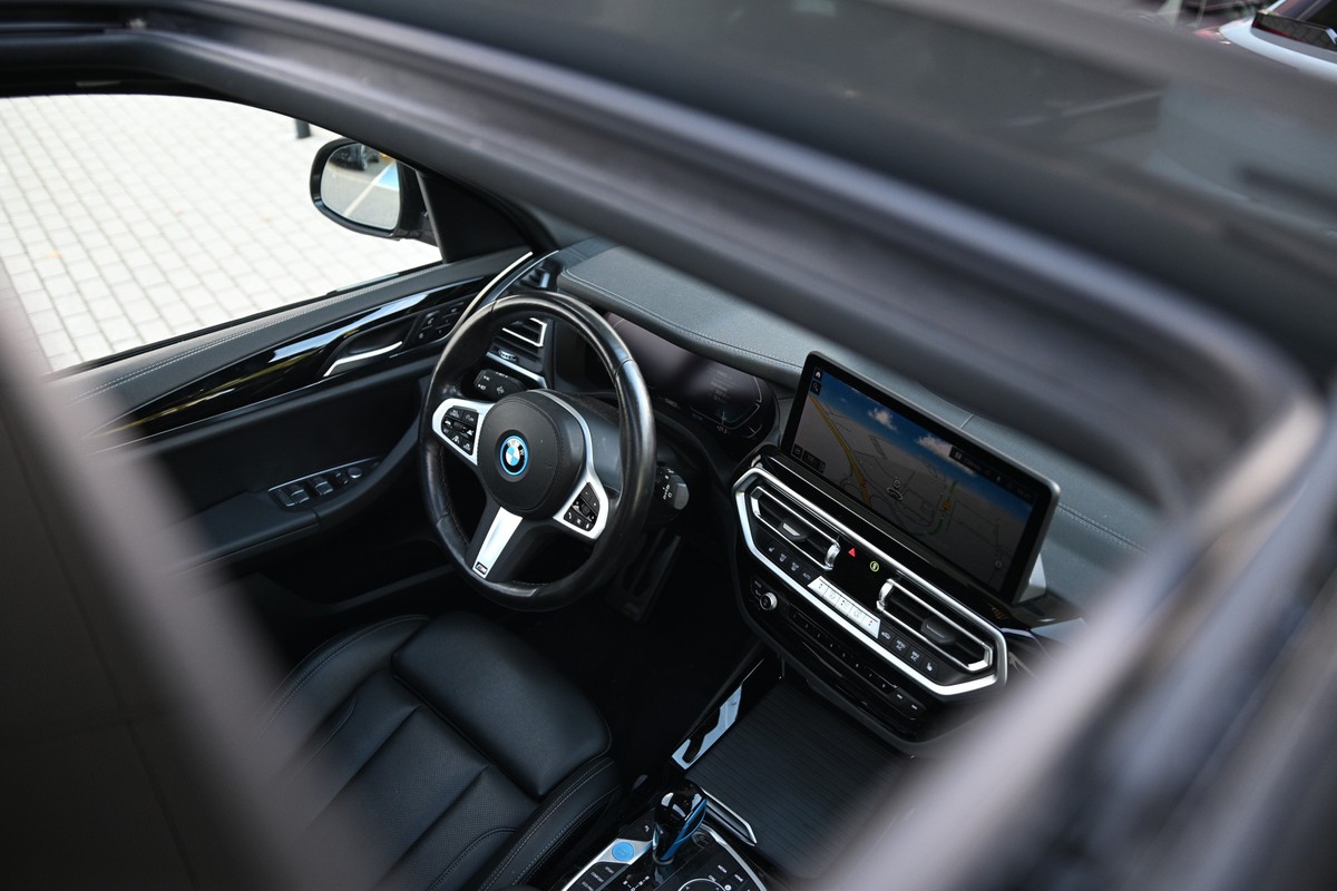 BMW iX3