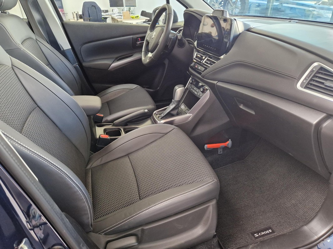 Suzuki S-Cross