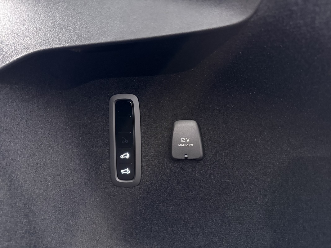 Volvo ES90