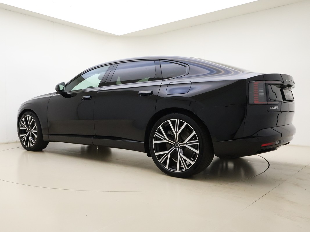 Volvo ES90
