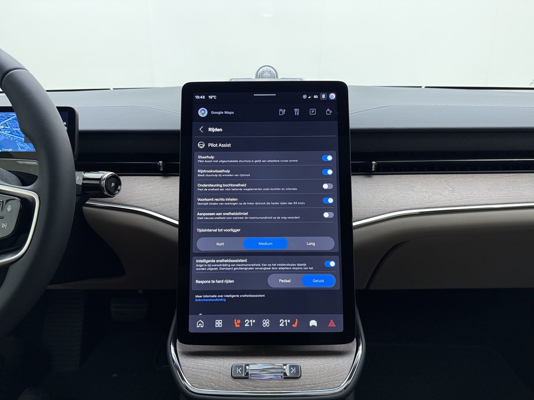 Volvo ES90