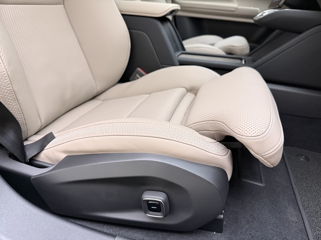 Volvo ES90