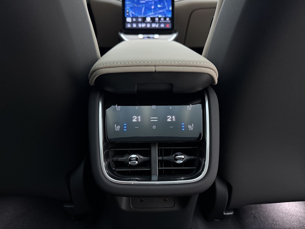 Volvo ES90