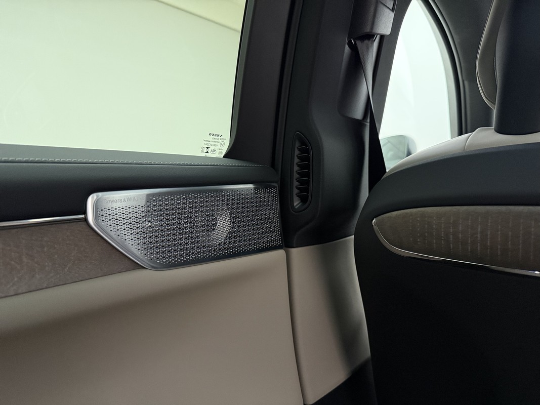 Volvo ES90