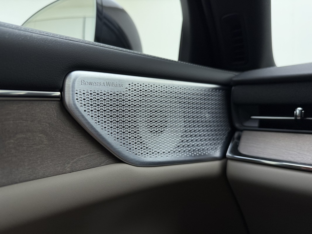 Volvo ES90