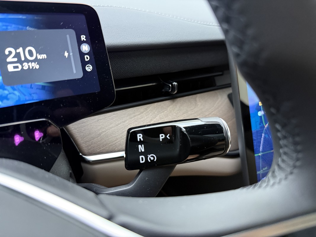 Volvo ES90