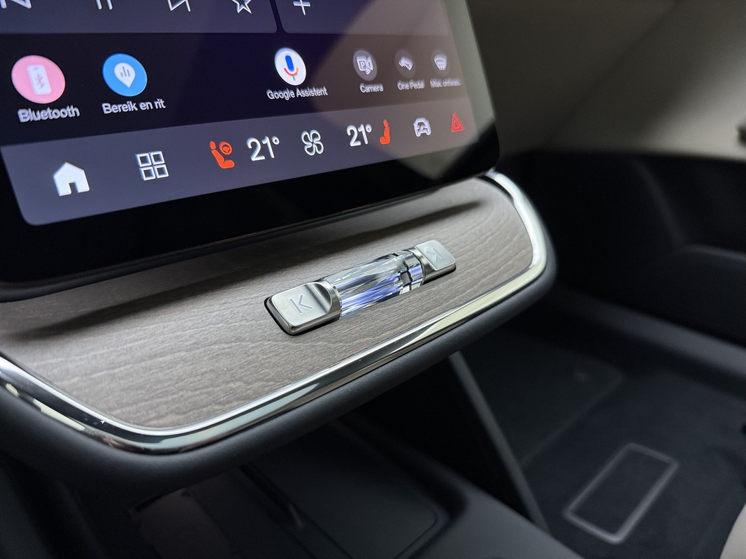 Volvo ES90