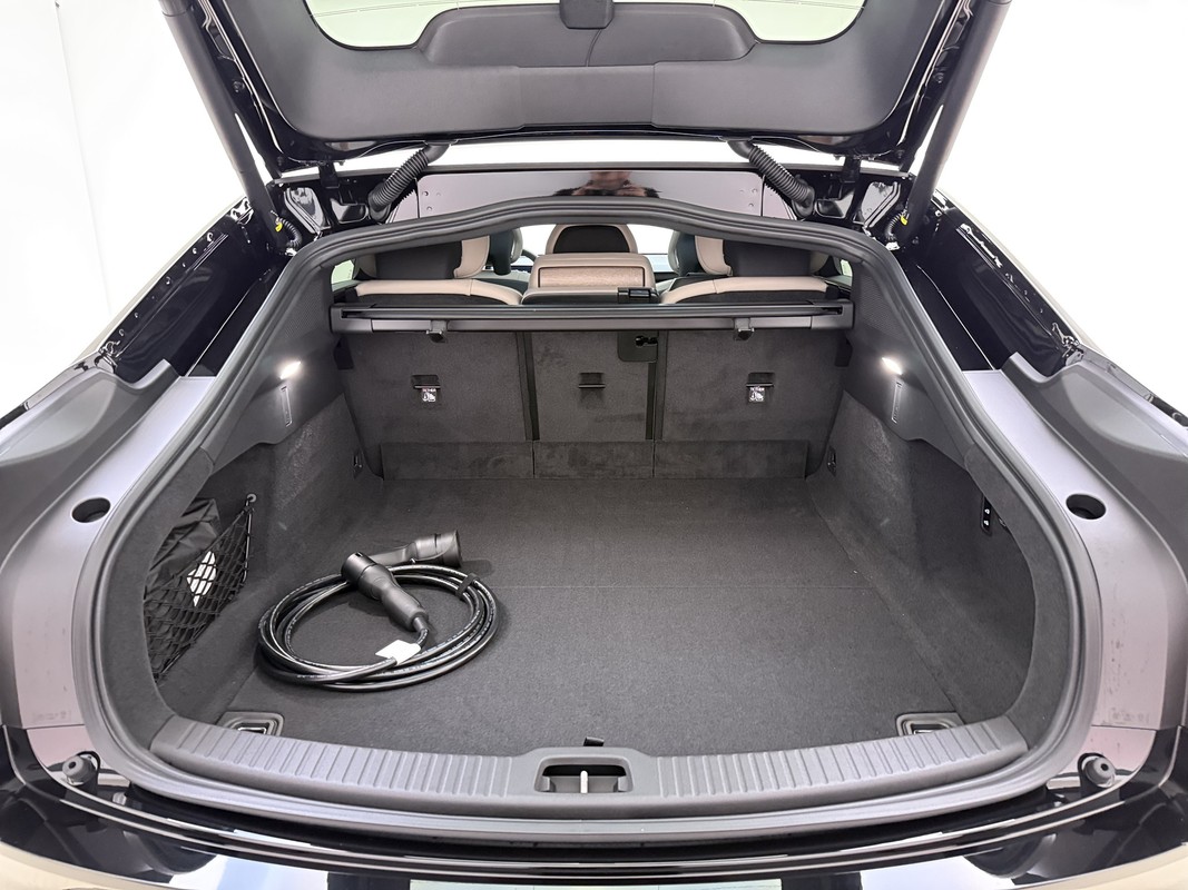 Volvo ES90