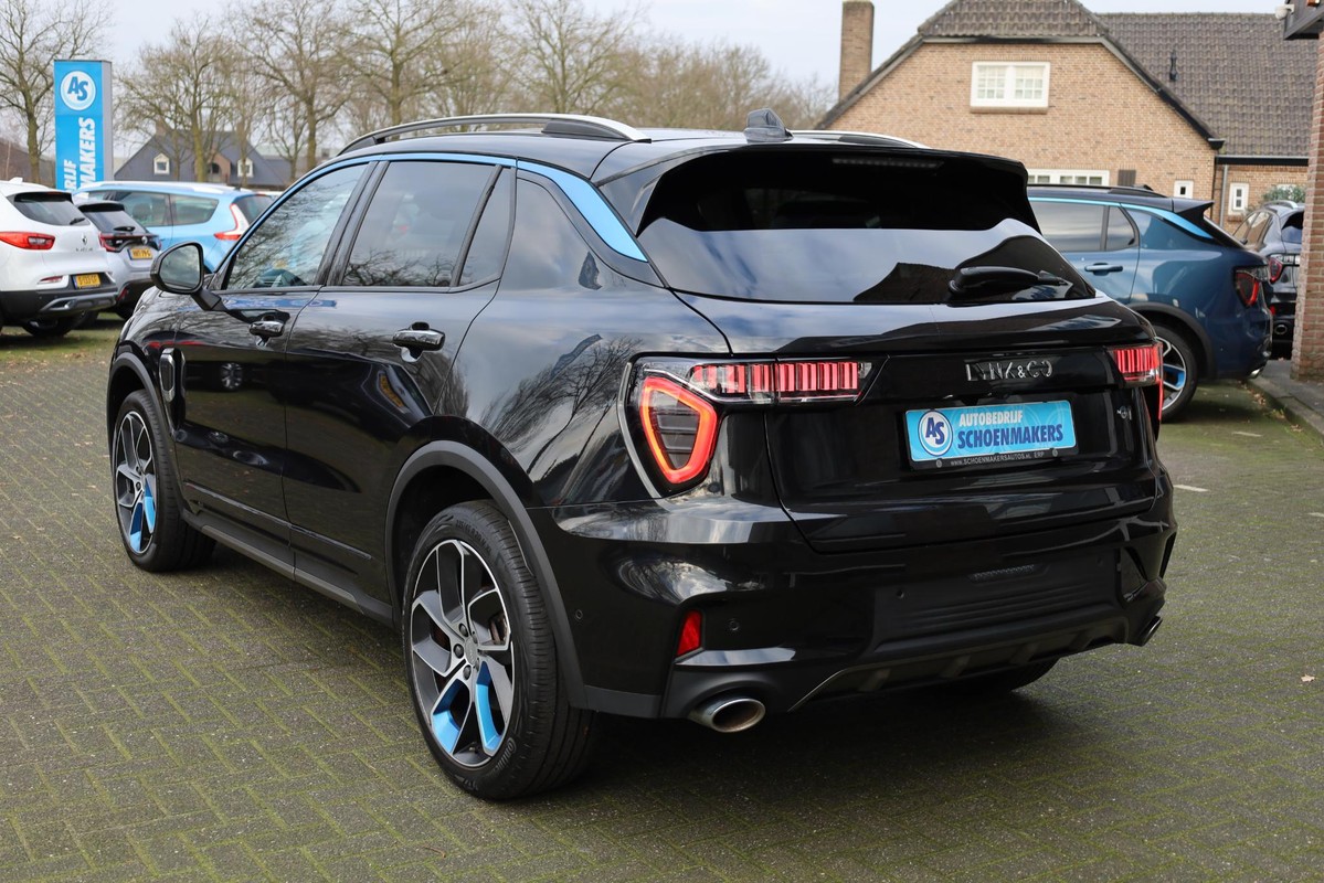 Lynk & Co 01