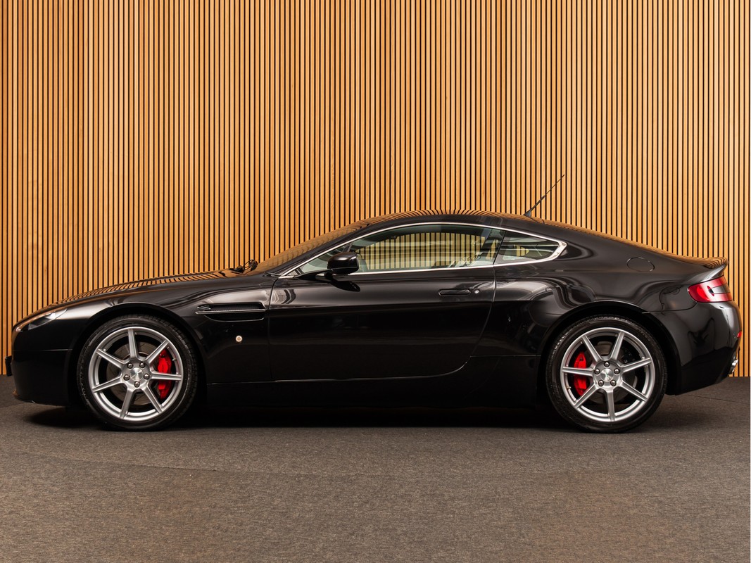 Aston Martin V8 Vantage