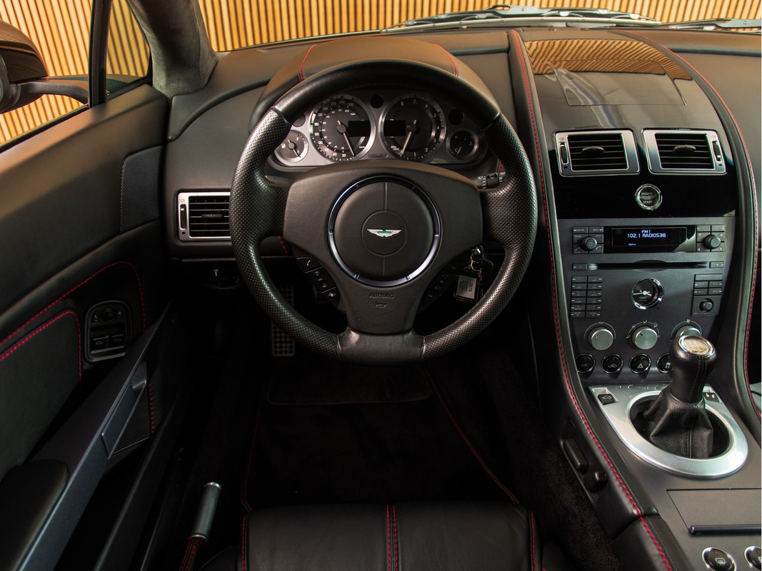 Aston Martin V8 Vantage