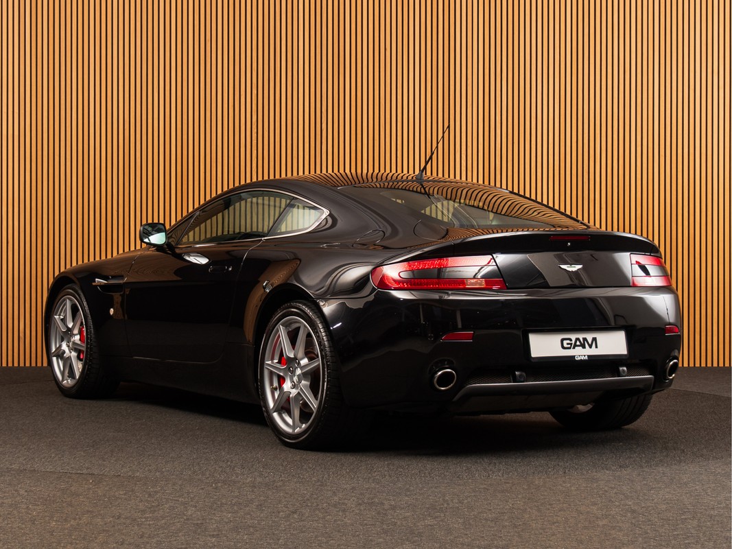 Aston Martin V8 Vantage