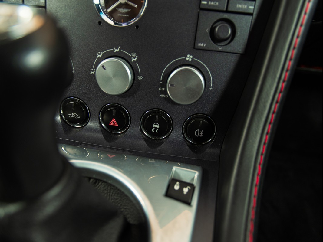 Aston Martin V8 Vantage