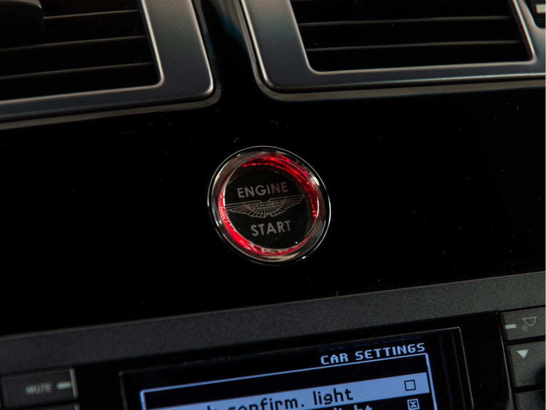 Aston Martin V8 Vantage