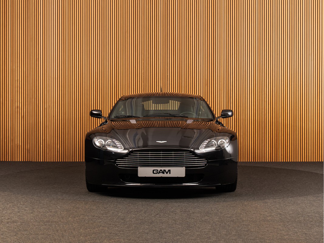 Aston Martin V8 Vantage