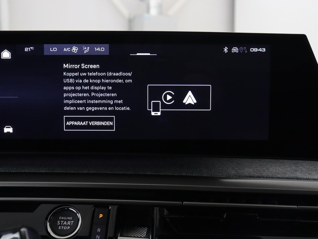 Peugeot e-3008