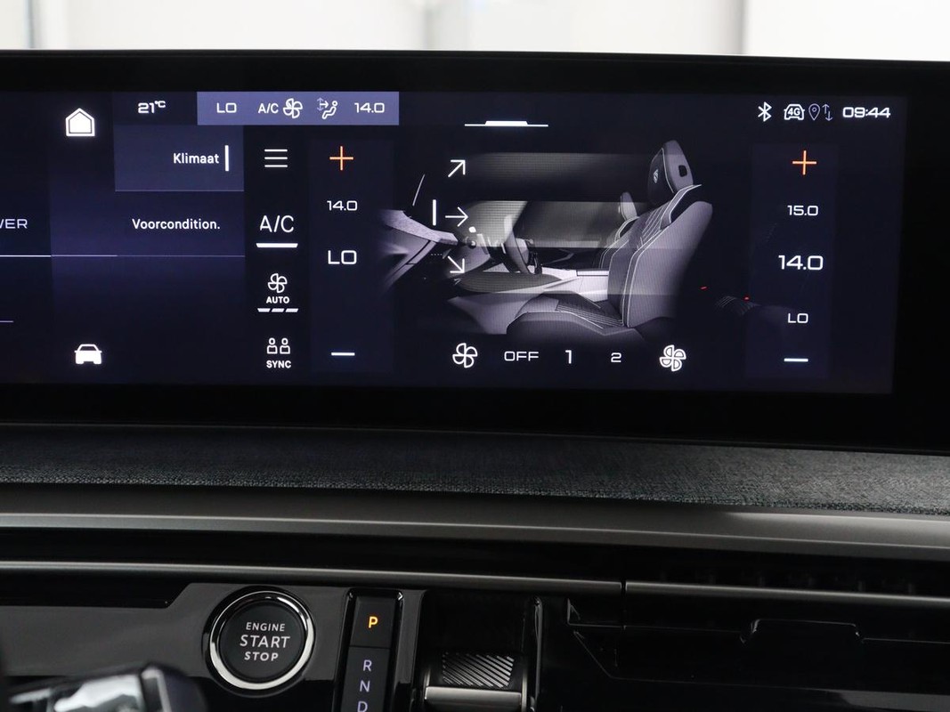 Peugeot e-3008