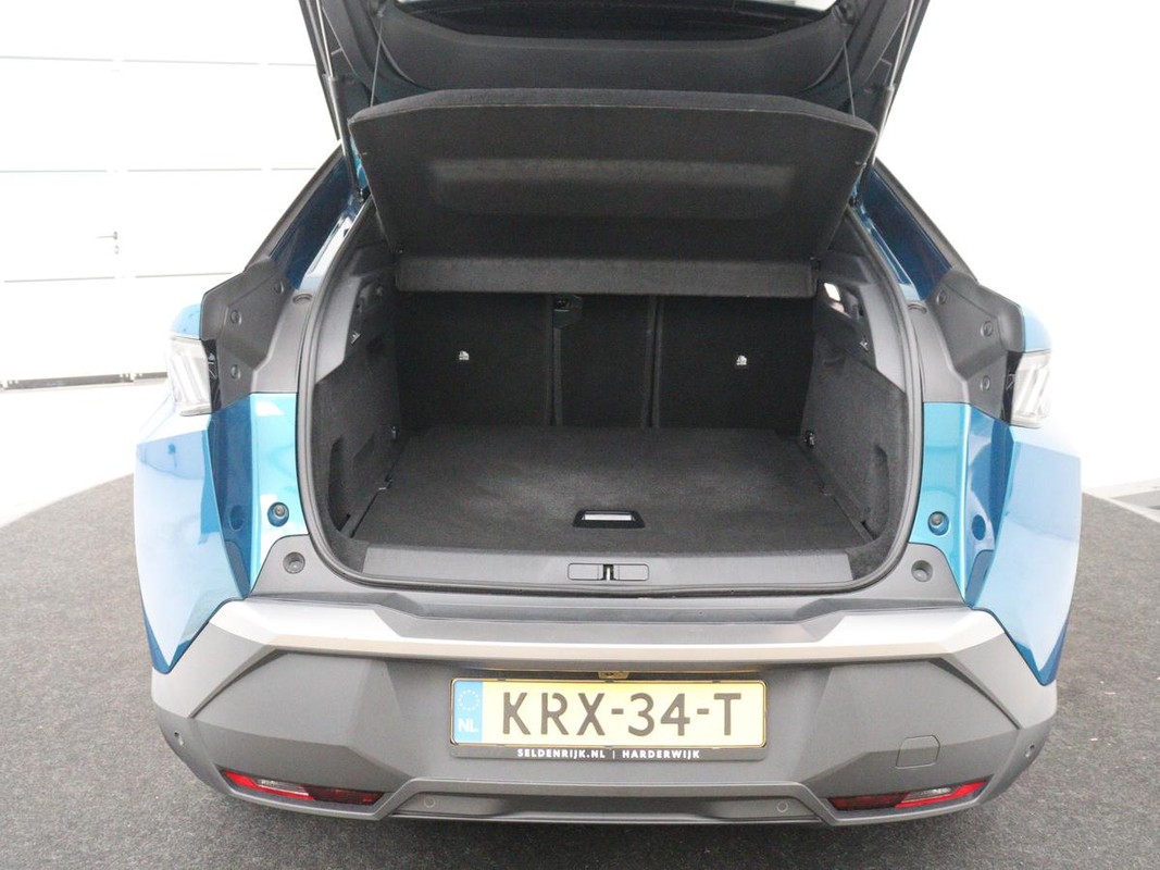 Peugeot e-3008