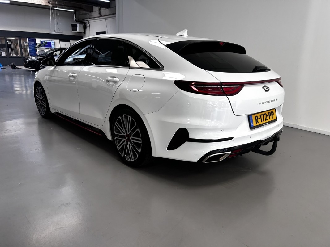 Kia ProCeed