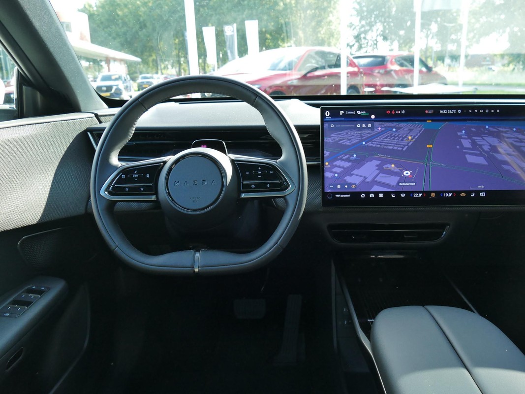 Mazda CX-6e