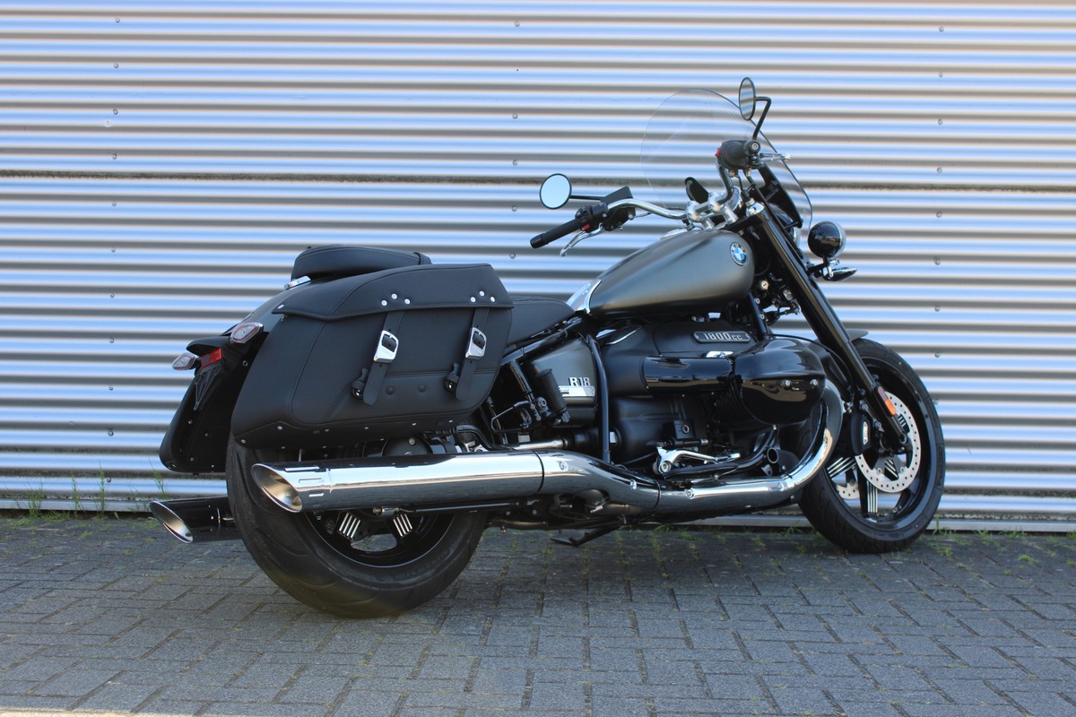 BMW R 18