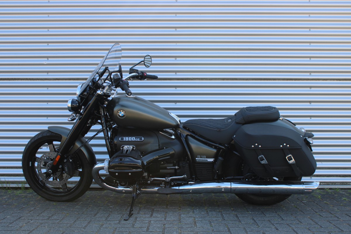 BMW R 18